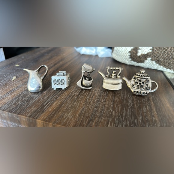 Emenee kitchen knobs - Picture 2 of 9